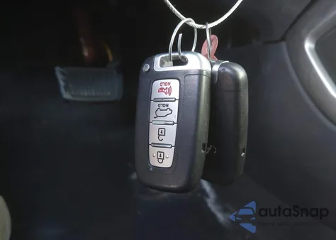 2017 Hyundai Veloster Value Edition from USA, damaged, VIN KMHTC6AD2HU317089